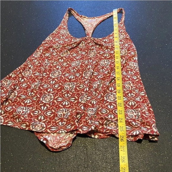 Converse One Star Women’s Size Large Racerback Twist Tank Top White Red … - Picture 6 of 7